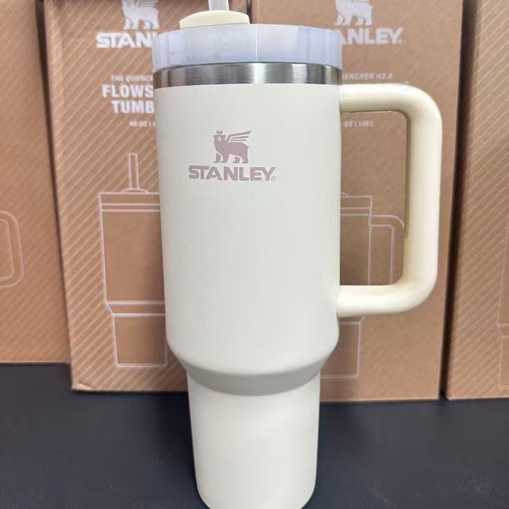 Stanley Cream/white/beige 40oz